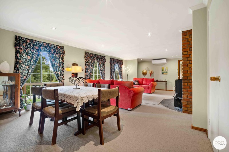 Photo - 12 White Hills Road, Creswick VIC 3363 - Image 3