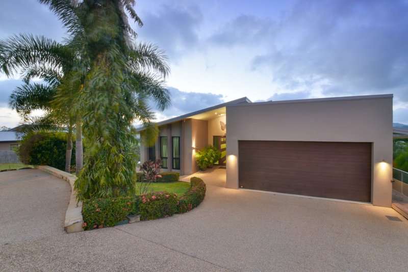 Photo - 12 Whitehaven Crescent, Cannonvale QLD 4802 - Image 3