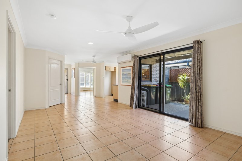 Photo - 12 Whitfield Crescent, North Lakes QLD 4509 - Image 5