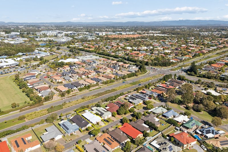 Photo - 12 Whitfield Crescent, North Lakes QLD 4509 - Image 20