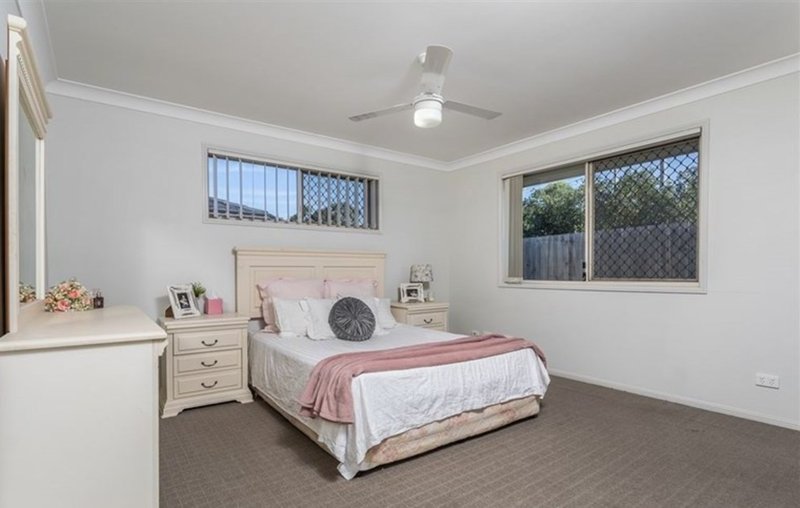 Photo - 1/2 Whitlock Drive, Rothwell QLD 4022 - Image 3