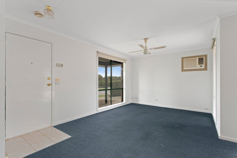 Photo - 12 Wilton Court, South Morang VIC 3752 - Image 6