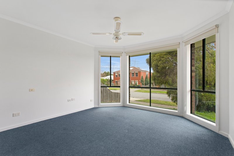 Photo - 12 Wilton Court, South Morang VIC 3752 - Image 8