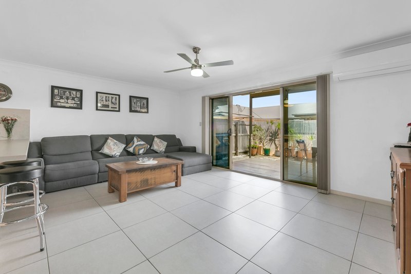 Photo - 1/2 Winchester Crescent, Pimpama QLD 4209 - Image 5