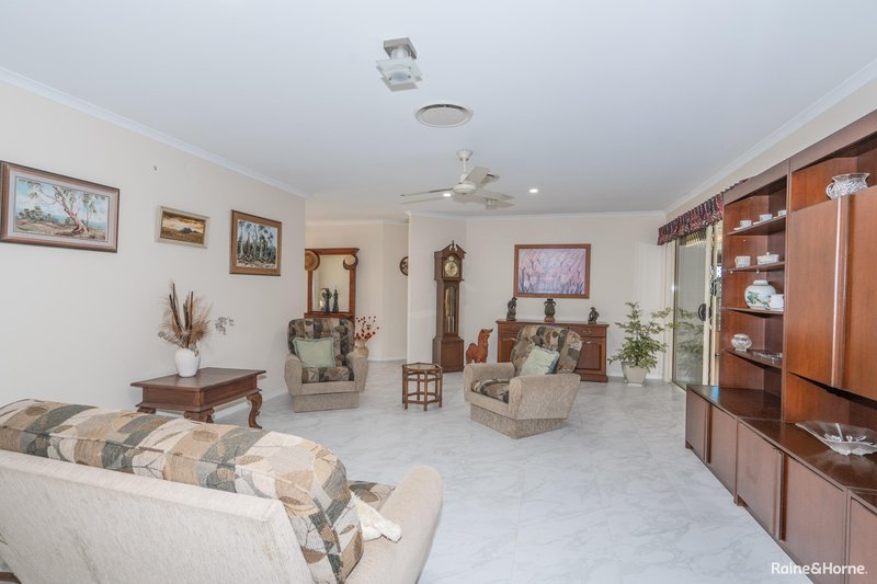 Photo - 12 Wodalla Mews, Point Vernon QLD 4655 - Image 6