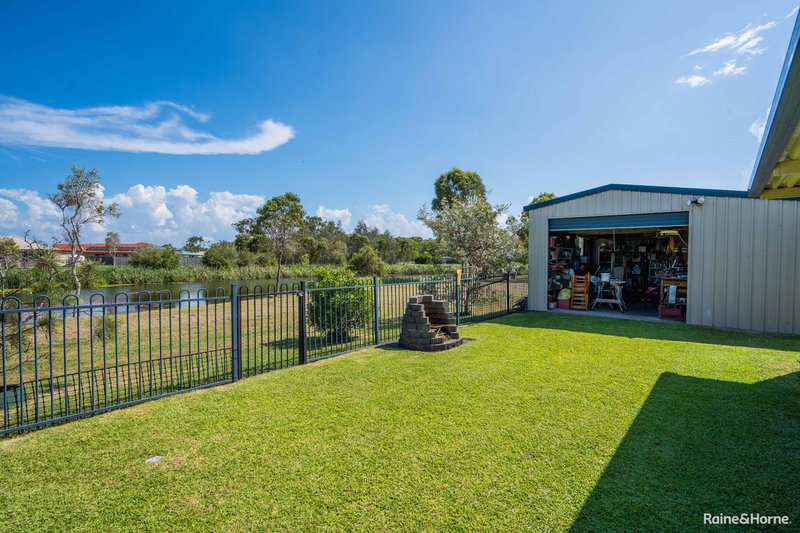 Photo - 12 Wodalla Mews, Point Vernon QLD 4655 - Image 16