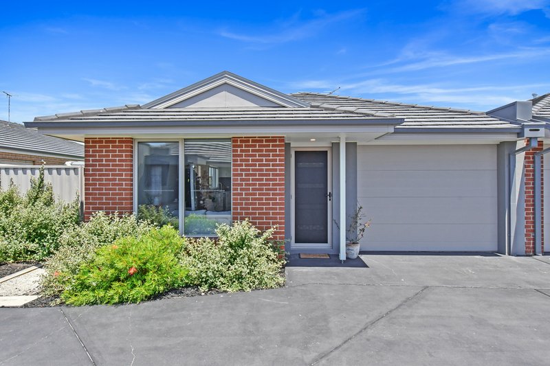 Photo - 12 Woodlet Place, Pakenham VIC 3810 - Image 12