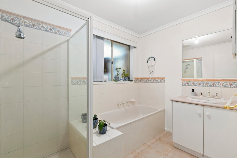 Photo - 12 Woodvale Court, Bell Park VIC 3215 - Image 8