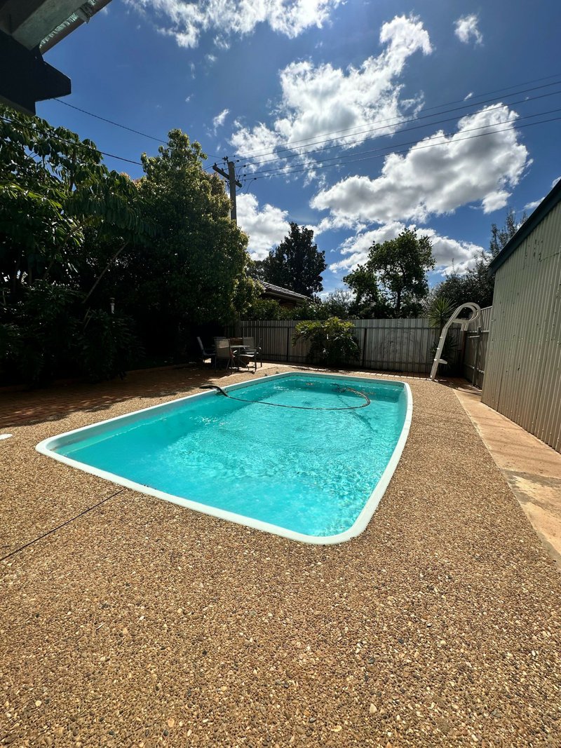 Photo - 12 Wyangan Avenue, Griffith NSW 2680 - Image 2