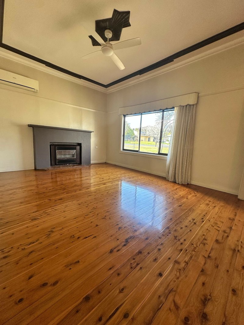 Photo - 12 Wyangan Avenue, Griffith NSW 2680 - Image 3