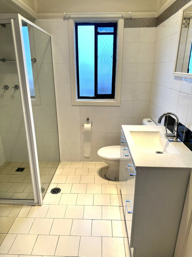 Photo - 12 Wyangan Avenue, Griffith NSW 2680 - Image 4