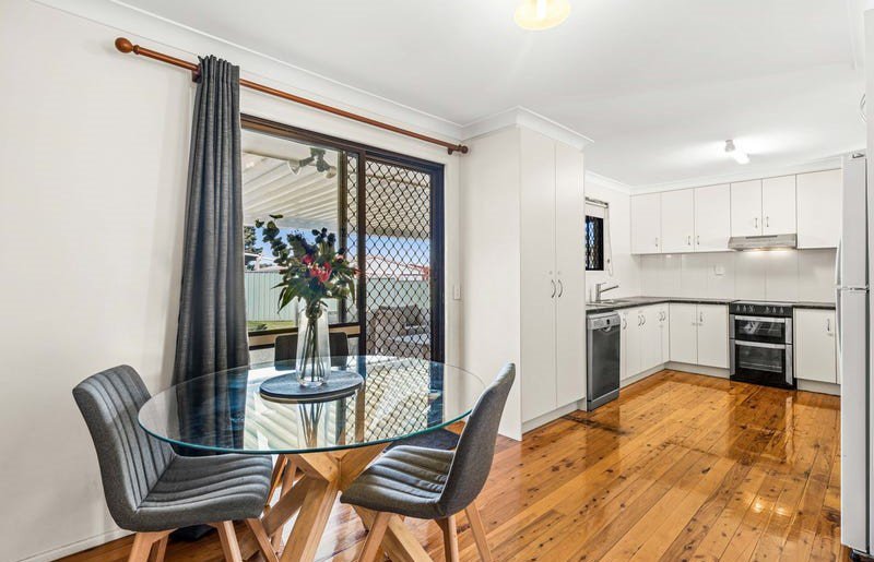 Photo - 12 Yandilla Street, Newtown QLD 4350 - Image 2