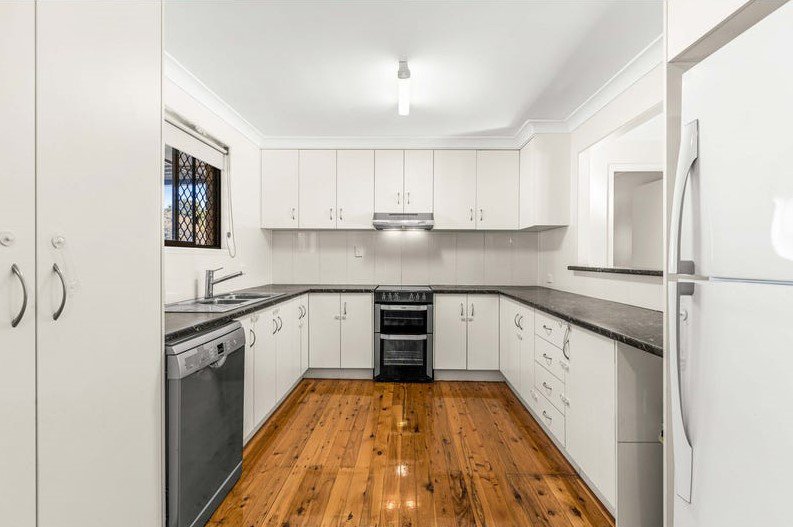 Photo - 12 Yandilla Street, Newtown QLD 4350 - Image 3