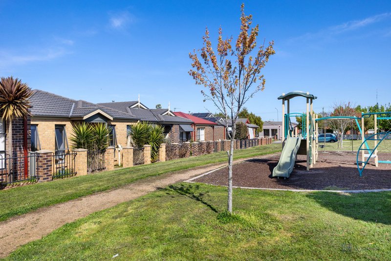 Photo - 12 Yarra Park Drive, Sebastopol VIC 3356 - Image 10