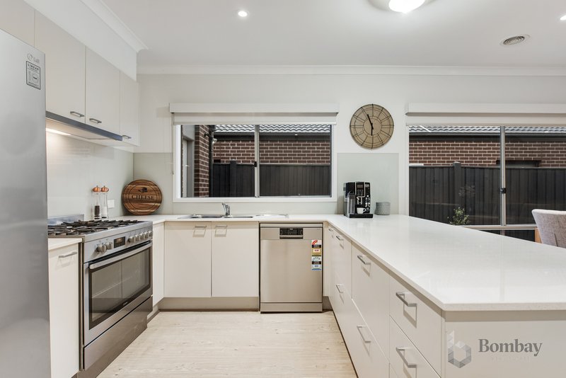 Photo - 12 Yarradale Drive, Mickleham VIC 3064 - Image 3