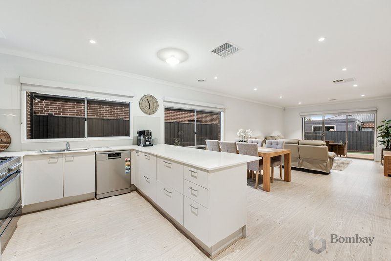 Photo - 12 Yarradale Drive, Mickleham VIC 3064 - Image 6