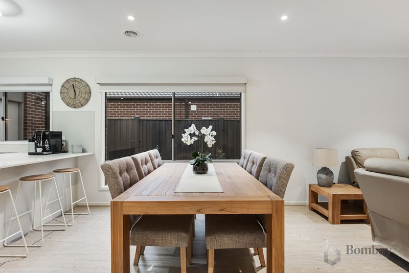 Photo - 12 Yarradale Drive, Mickleham VIC 3064 - Image 7