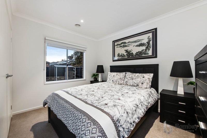 Photo - 12 Yarradale Drive, Mickleham VIC 3064 - Image 13