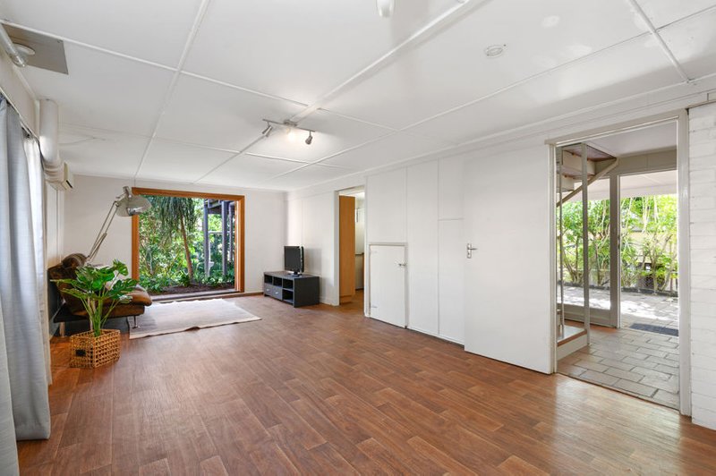 Photo - 12 Yarranabbe Street, Mount Gravatt East QLD 4122 - Image 13