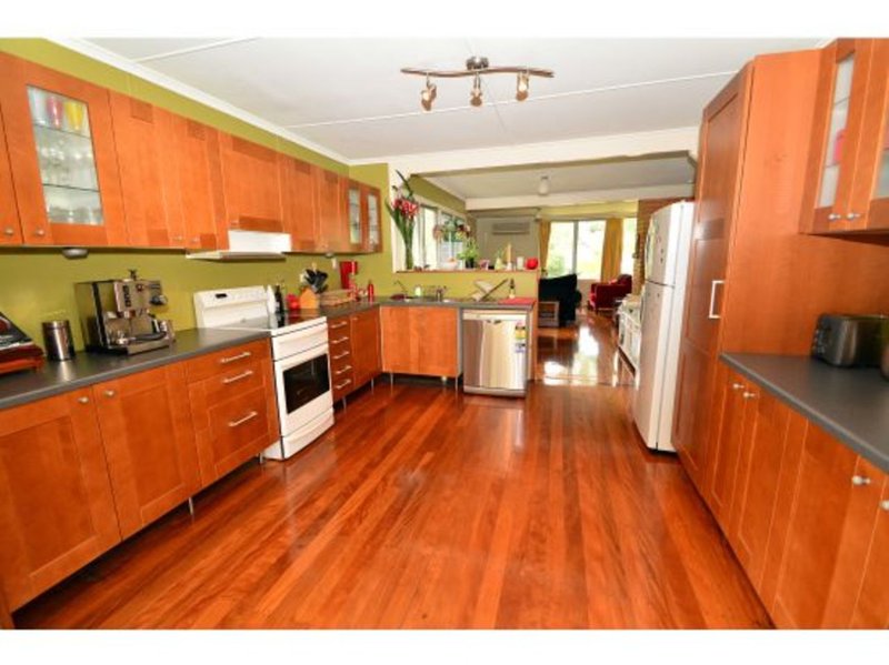 Photo - 12 Yarranabbe Street, Mount Gravatt East QLD 4122 - Image 2