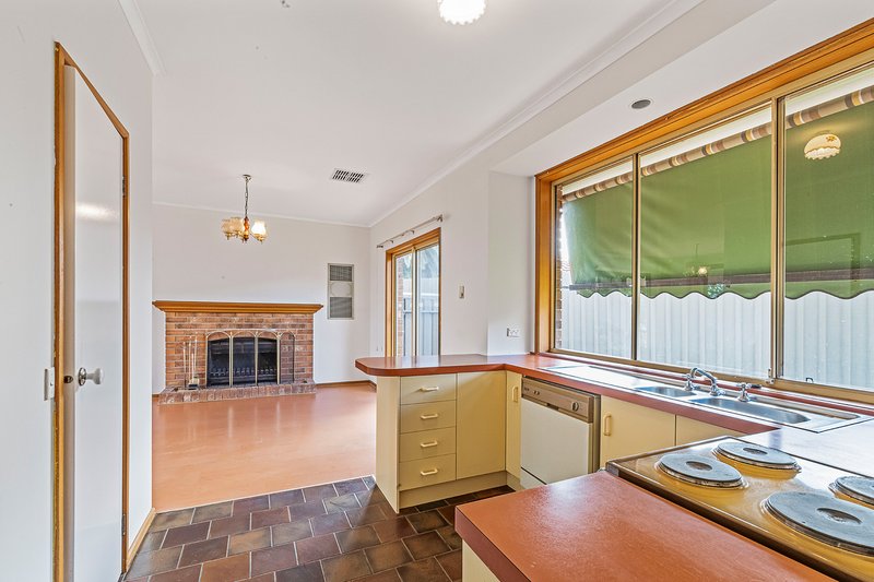 Photo - 12 Yarromie Street, Hallett Cove SA 5158 - Image 11