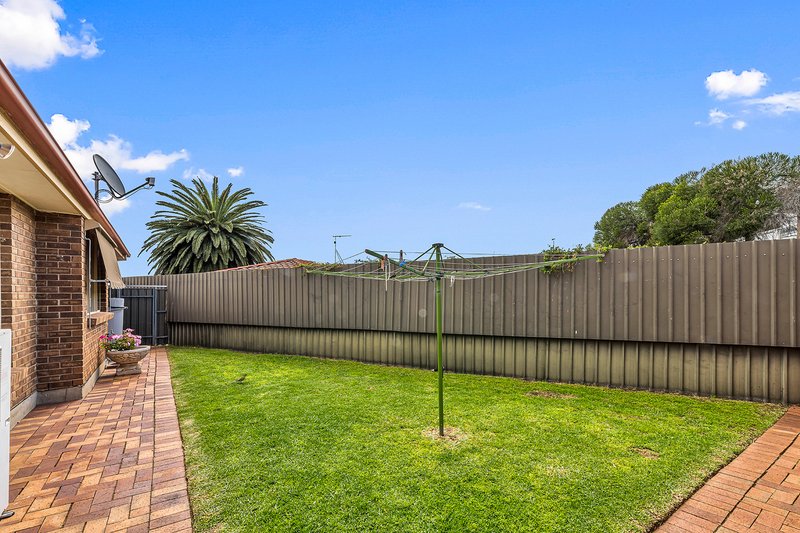 Photo - 12 Yarromie Street, Hallett Cove SA 5158 - Image 17