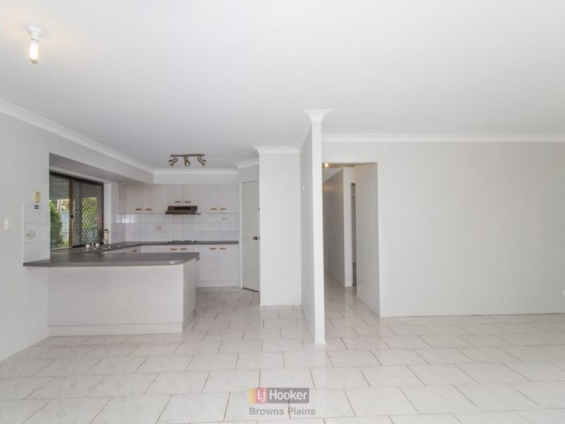 Photo - 12 Yeoman Court, Boronia Heights QLD 4124 - Image 3