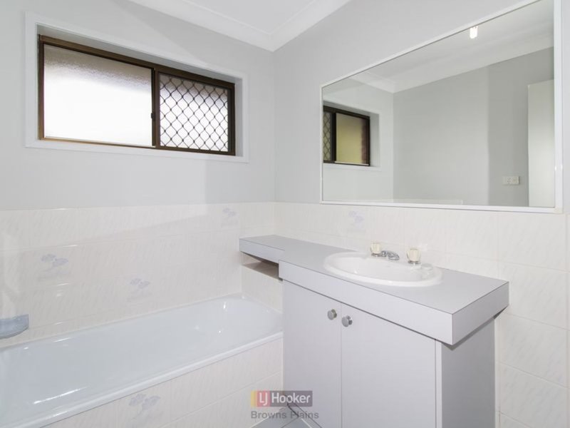 Photo - 12 Yeoman Court, Boronia Heights QLD 4124 - Image 9