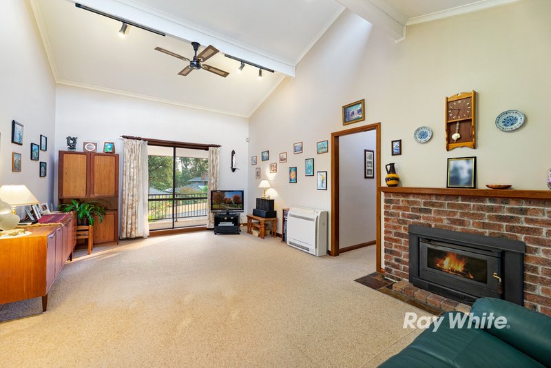 Photo - 12 Yerriebah Place, Castle Hill NSW 2154 - Image 2