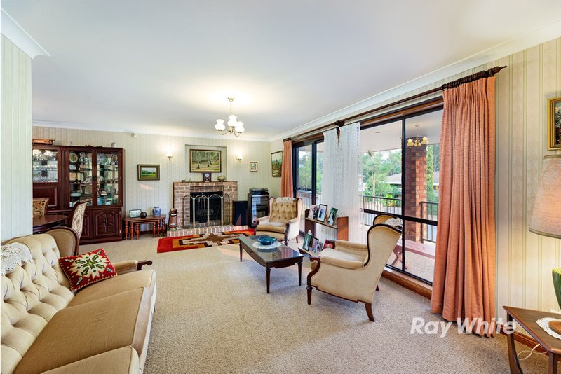 Photo - 12 Yerriebah Place, Castle Hill NSW 2154 - Image 5