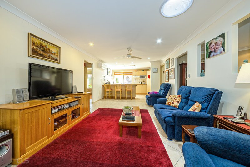 Photo - 12 Yorkshire Drive, Banksia Beach QLD 4507 - Image 7