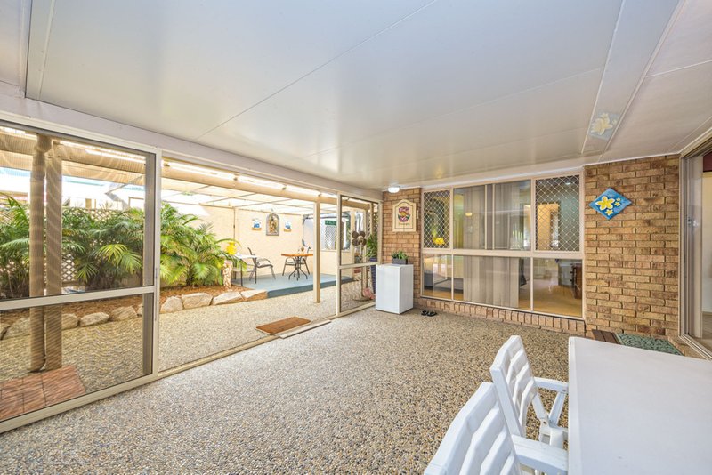 Photo - 12 Yorkshire Drive, Banksia Beach QLD 4507 - Image 17