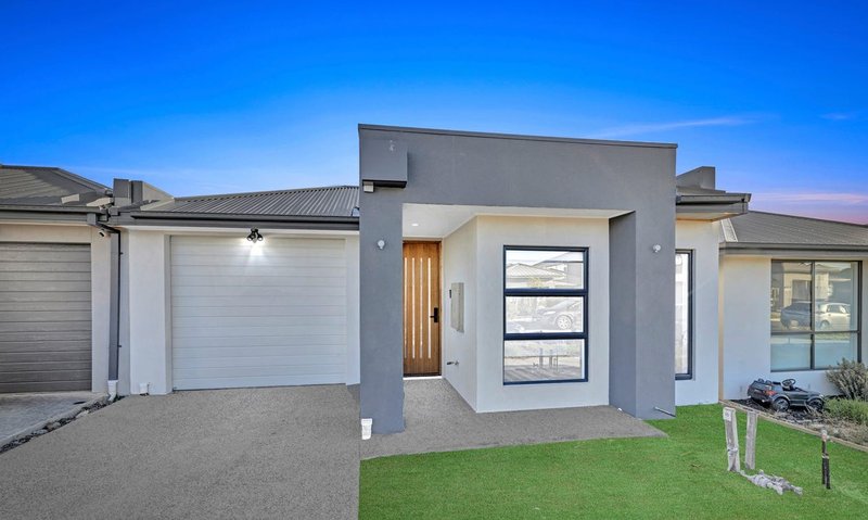 Photo - 12 Zippy Circuit, Tarneit VIC 3029 - Image 1