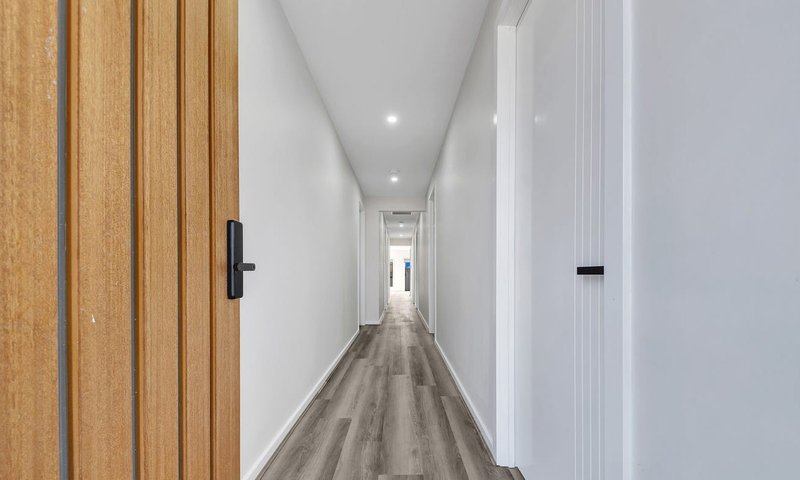 Photo - 12 Zippy Circuit, Tarneit VIC 3029 - Image 2
