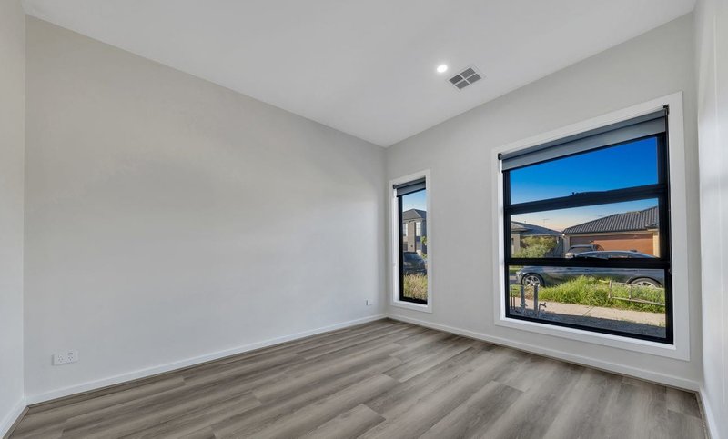 Photo - 12 Zippy Circuit, Tarneit VIC 3029 - Image 12