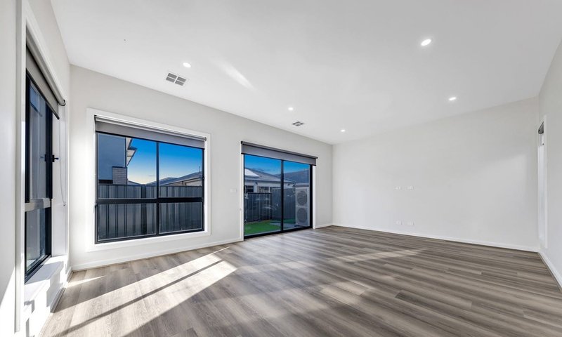 Photo - 12 Zippy Circuit, Tarneit VIC 3029 - Image 13