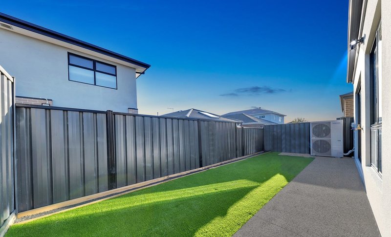 Photo - 12 Zippy Circuit, Tarneit VIC 3029 - Image 15