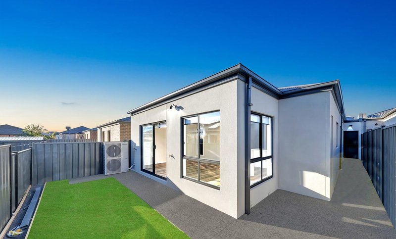 Photo - 12 Zippy Circuit, Tarneit VIC 3029 - Image 16