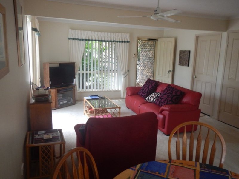 Photo - 1/20-22 Kangaroo Avenue, Bongaree QLD 4507 - Image 4