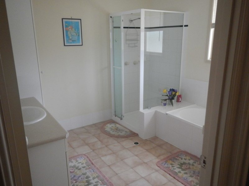 Photo - 1/20-22 Kangaroo Avenue, Bongaree QLD 4507 - Image 13