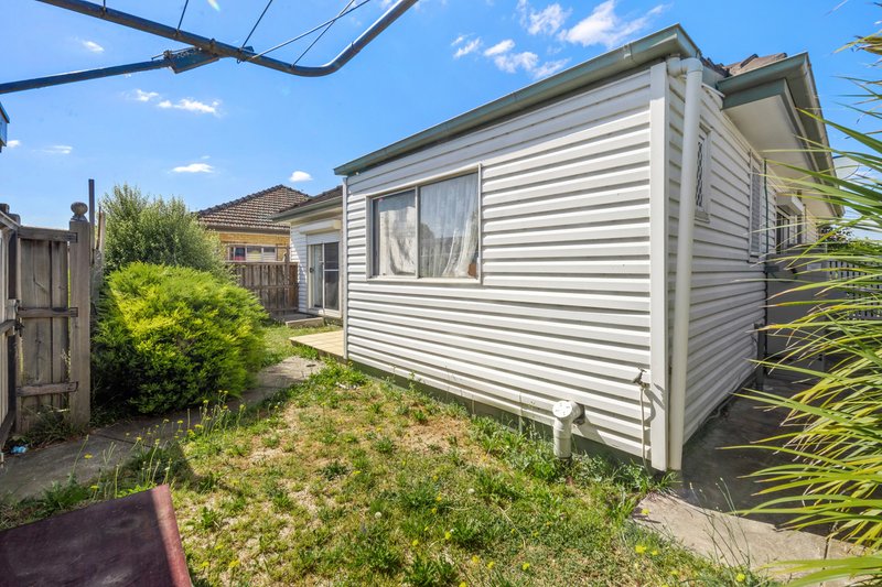 Photo - 1/20 Arndell Street, Thomastown VIC 3074 - Image 8