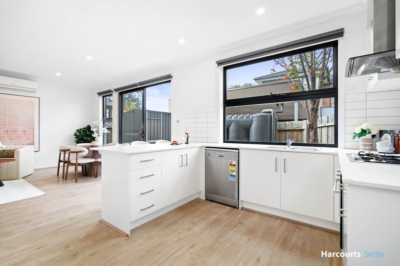 Photo - 1/20 Burns Avenue, Clayton South VIC 3169 - Image 2