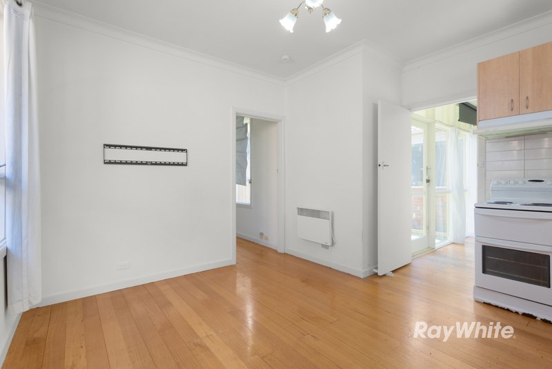 Photo - 1/20 Castles Road, Bentleigh VIC 3204 - Image 3