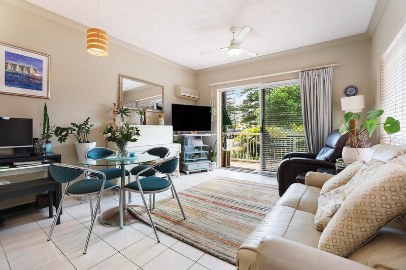 Photo - 1/20 Chelsea Avenue, Broadbeach QLD 4218 - Image 2