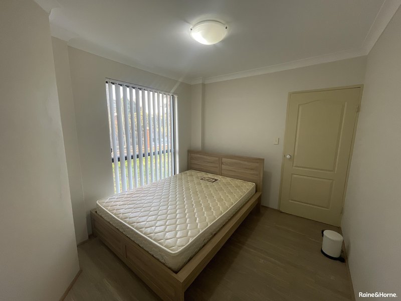 Photo - 1/20 Clifton Street, Blacktown NSW 2148 - Image 5