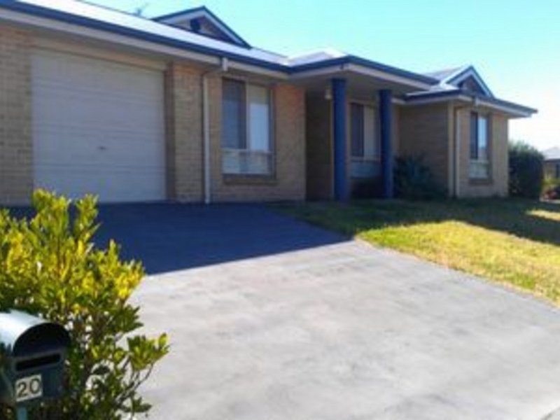 1/20 Conder Crescent, Metford NSW 2323