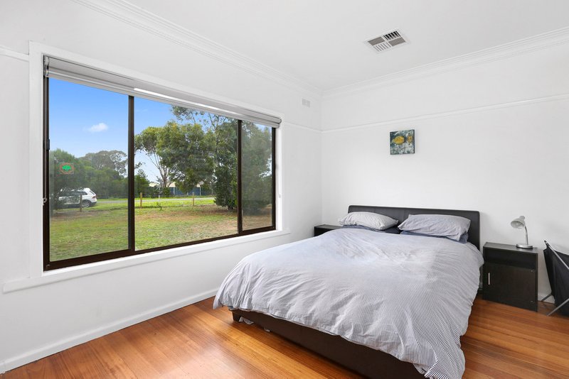 Photo - 120 Coonawarra Drive, Avalon VIC 3212 - Image 4