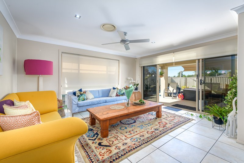 Photo - 120 Crestwood Drive, Molendinar QLD 4214 - Image 6