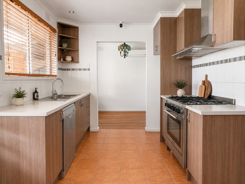 Photo - 120 Darebin Drive, Thomastown VIC 3074 - Image 3