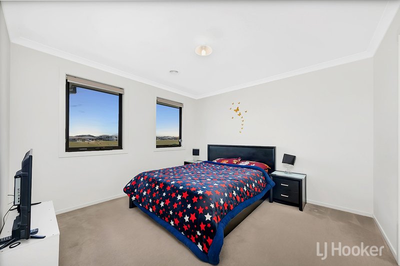 Photo - 120 Grevillea Street, Craigieburn VIC 3064 - Image 9